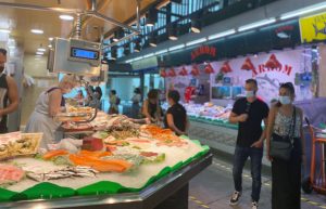 Seafood-inside-La-Boqueria-market-in-Barcelona
