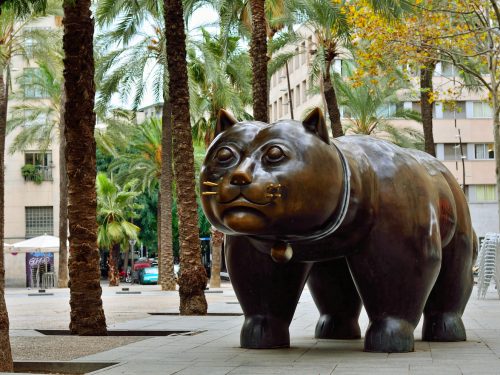 Sculpture of cat in in the El Raval Barcelona