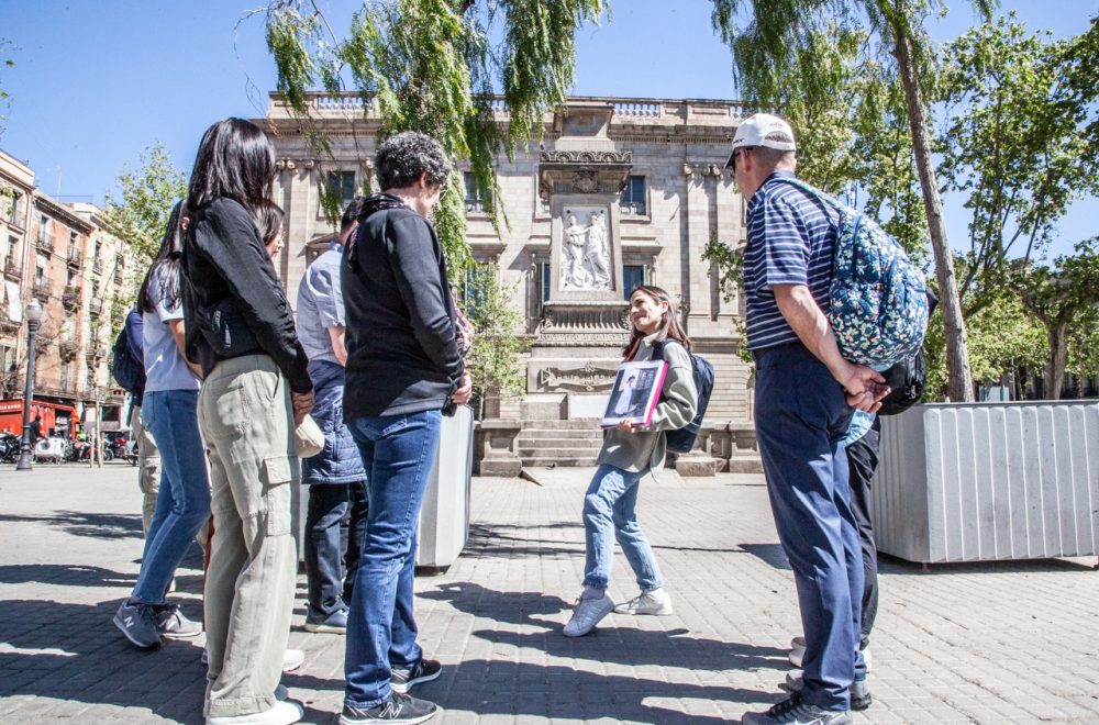 Picasso tour group at la Llotja