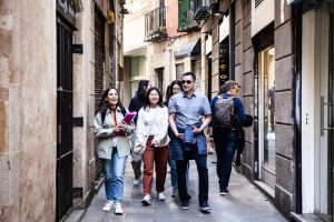 Picasso tour guests in Gothic