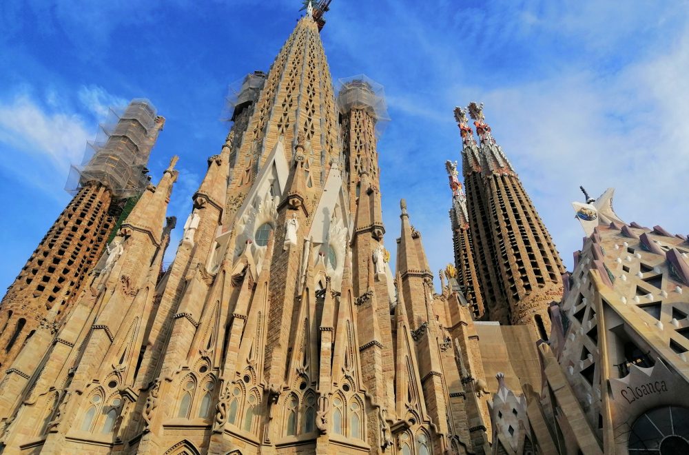 sagrada familia towers angled