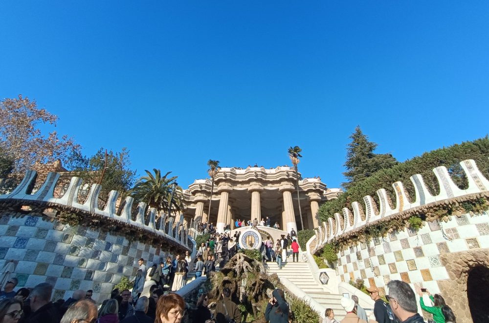 dragon staircase in parkguell