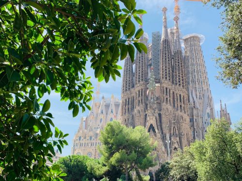 Sagrada Familia exterior with greenery