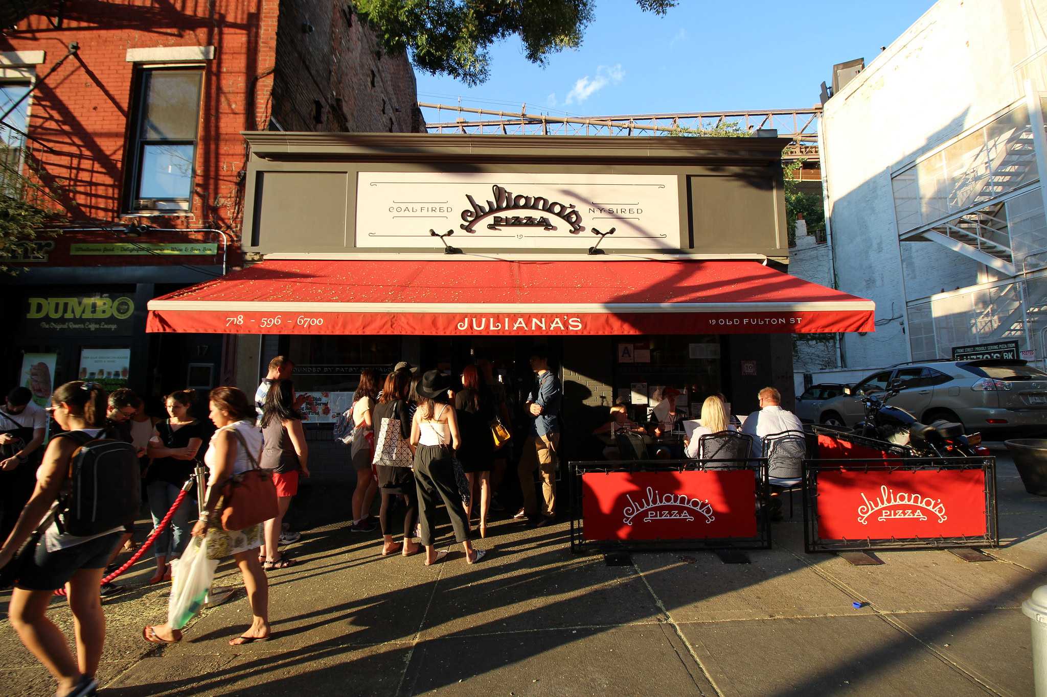 Pizza Restaurant with people standing line