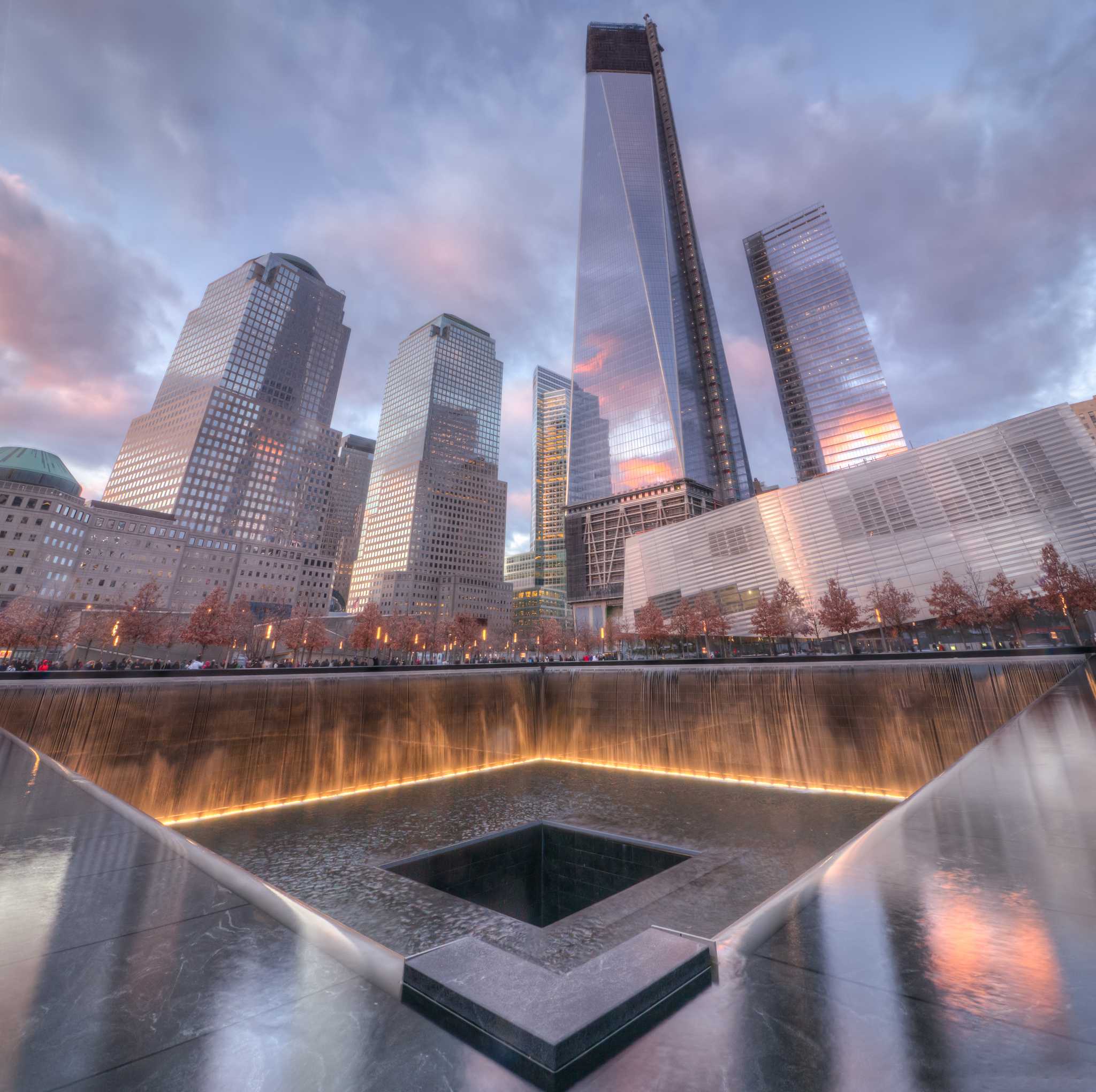 Buildings with memorial