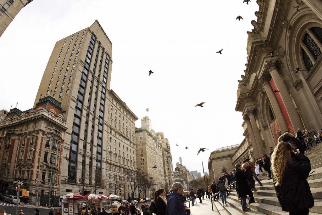 Exterior of Metropolitan Museum of Art in New York