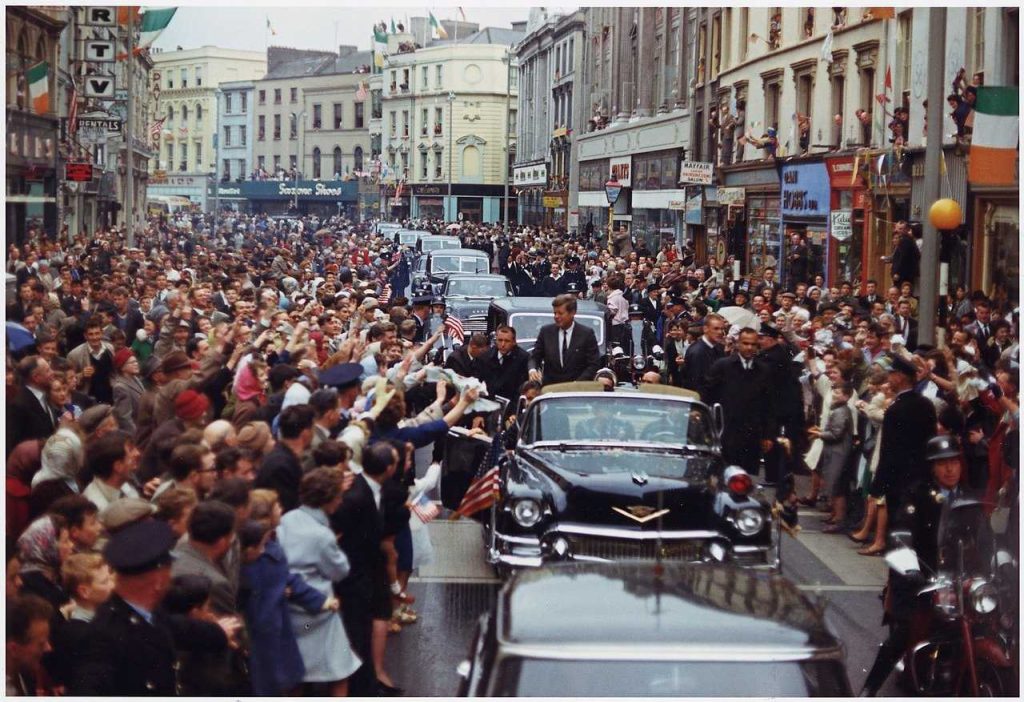 ジョン-F-ケネディ大統領と彼の車列