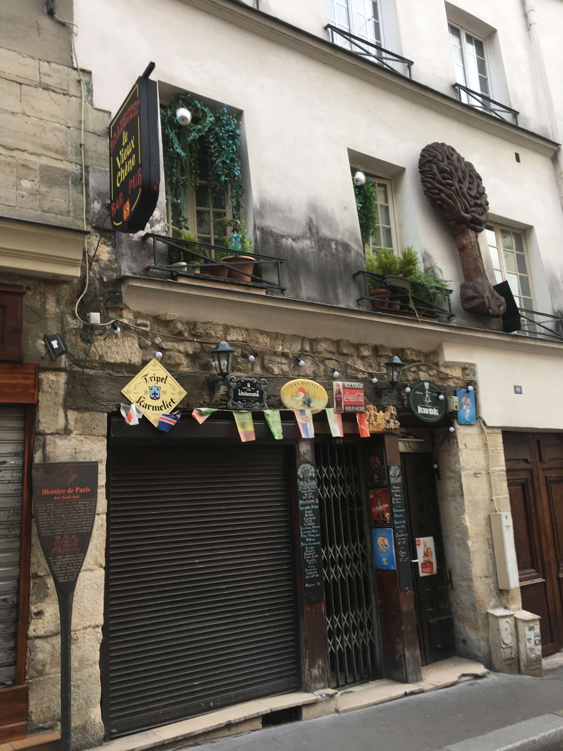 An old, very decorated storefront on rue Mouffetard