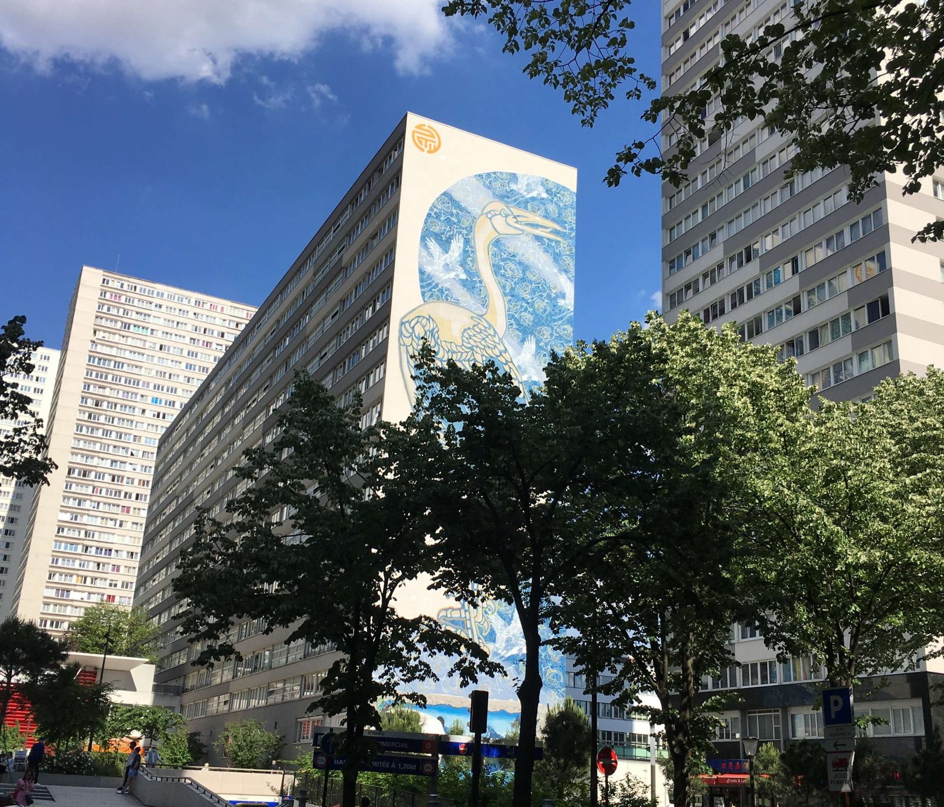 street art on the side of a building in Paris