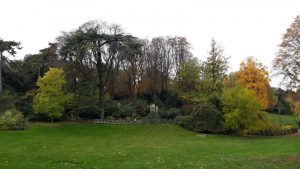 Green, grassy hill at Parc Montsouris is Paris' 14eme