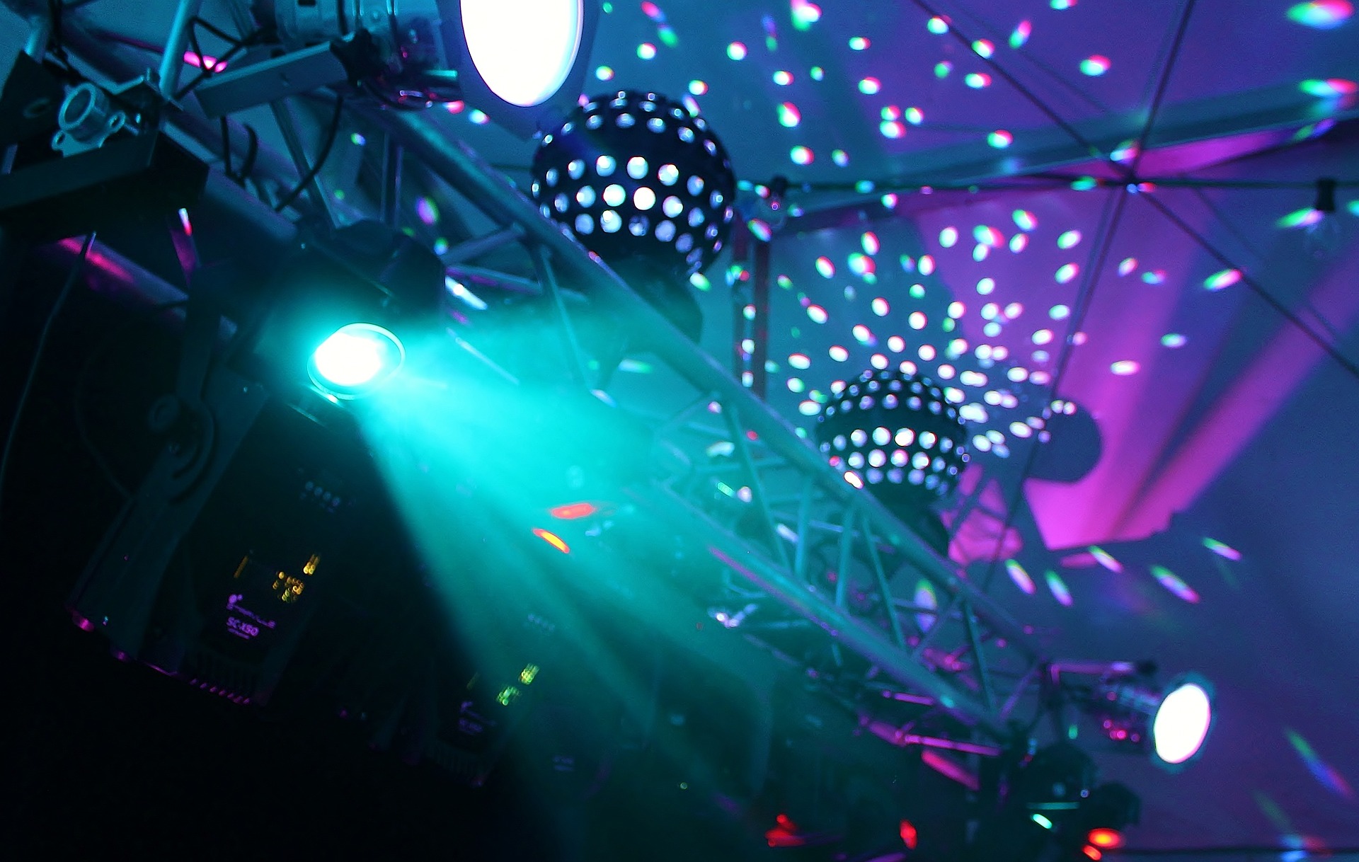 Blue and purple nightclub lighting