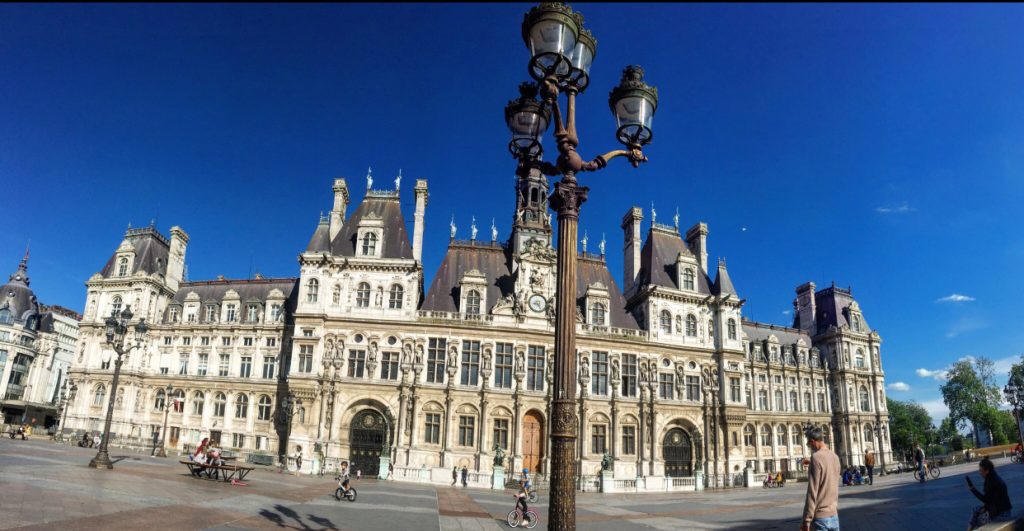 Blue skies over Theatre de Ville