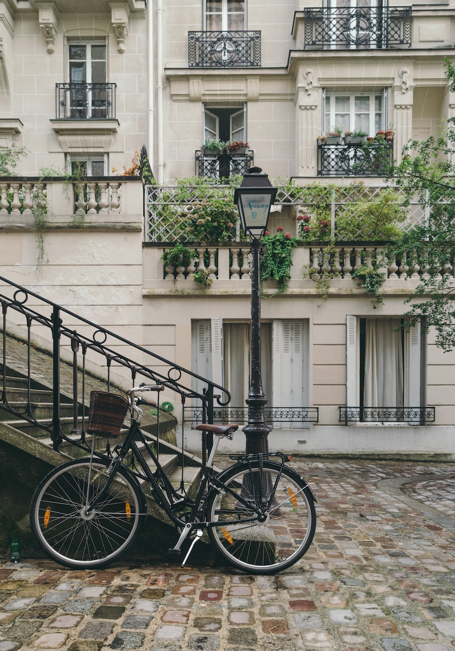 Bike in courtyard