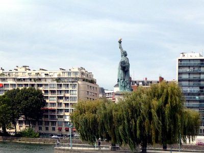 statue of liberty paris