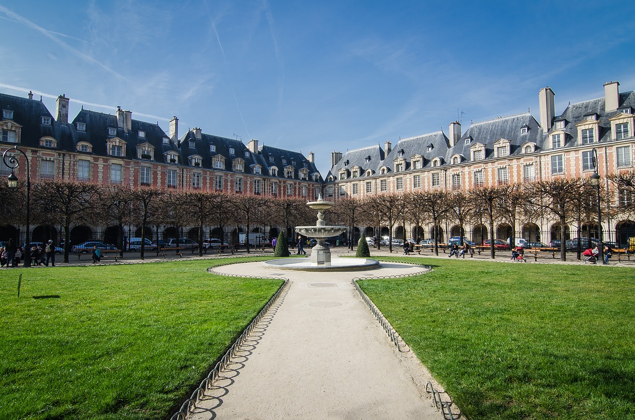 Place des Vosges Le Marais Paris