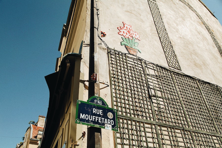 Rue Mouffetard i Paris Quartier Latin