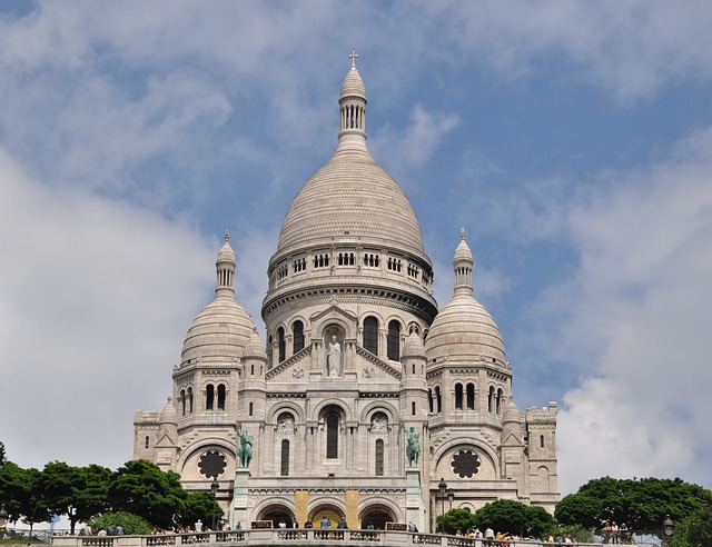 sacre coeur basilica in Paris