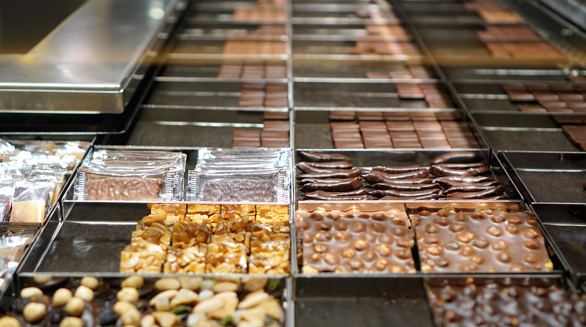 Rows of chocolate bars at a Paris shop