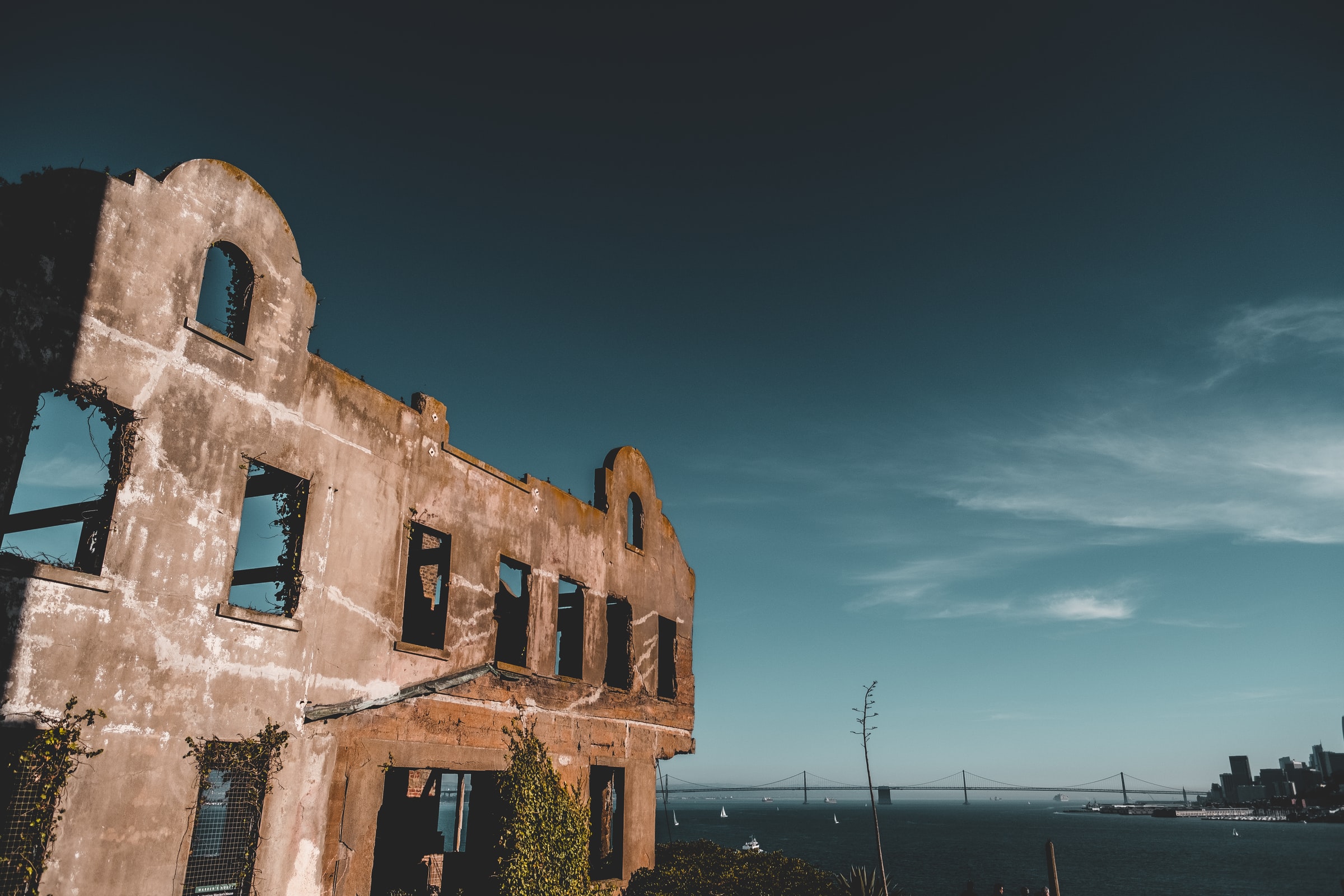 alcatraz empty building