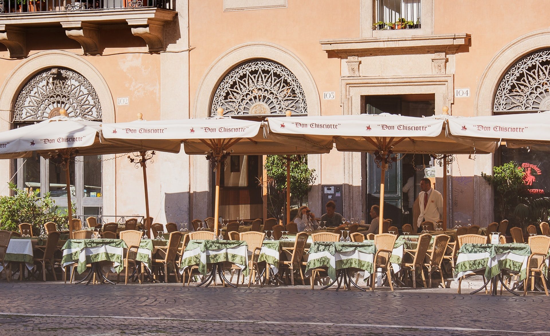 Where to Eat Near the Colosseum: Cafes, Bars, and More – Blog