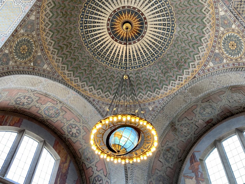 Instagrammable DTLA library chandelier and ceiling for