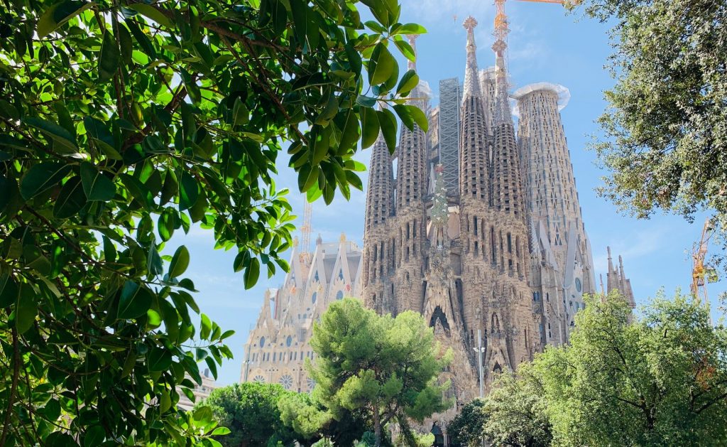 Sagrada Familia exterior with greenery