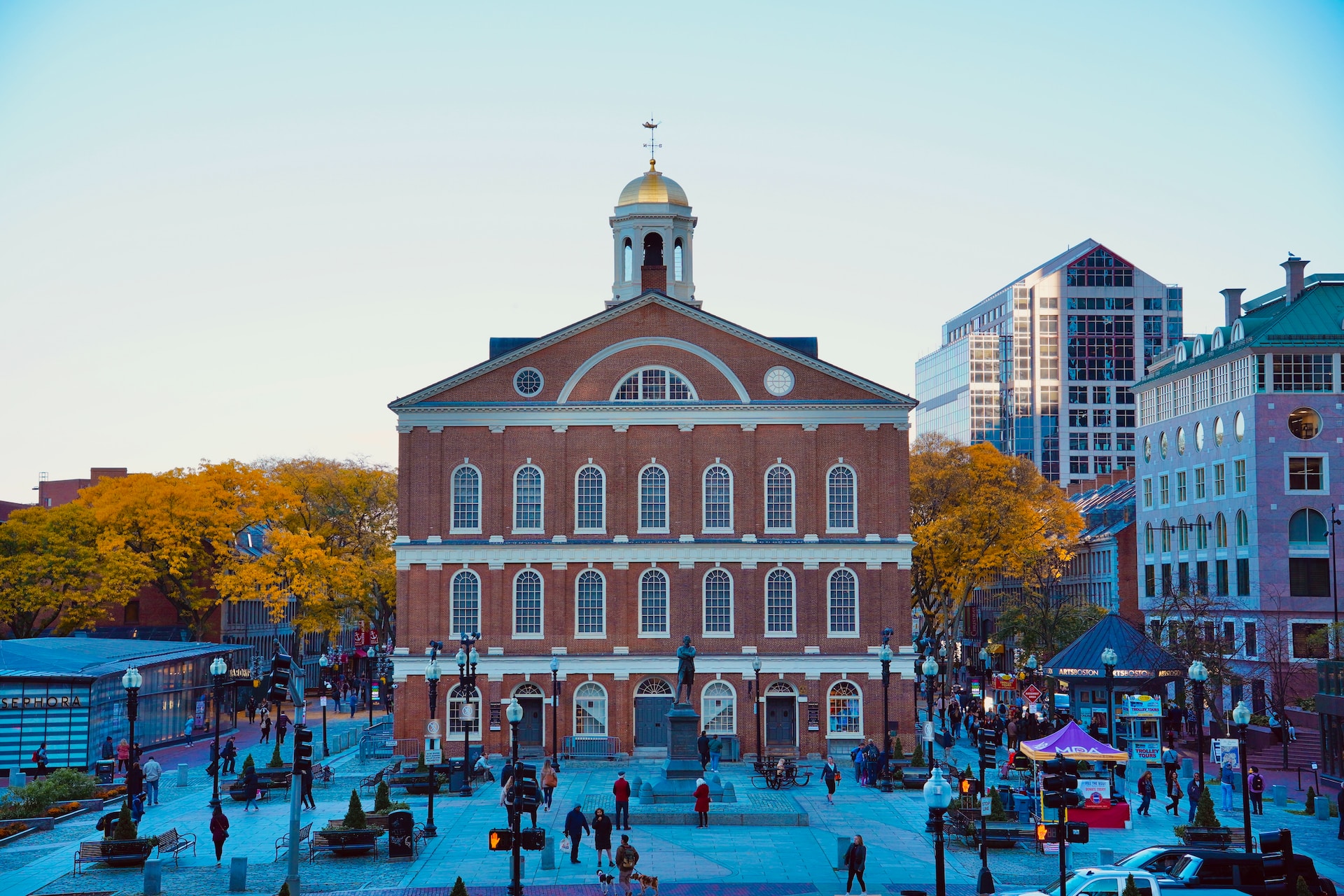 Boston Food Halls  Markets, Restaurants & Dining Halls