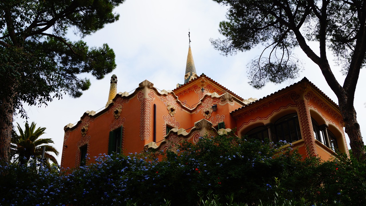 The Austria Gardens and Gaudí’s House