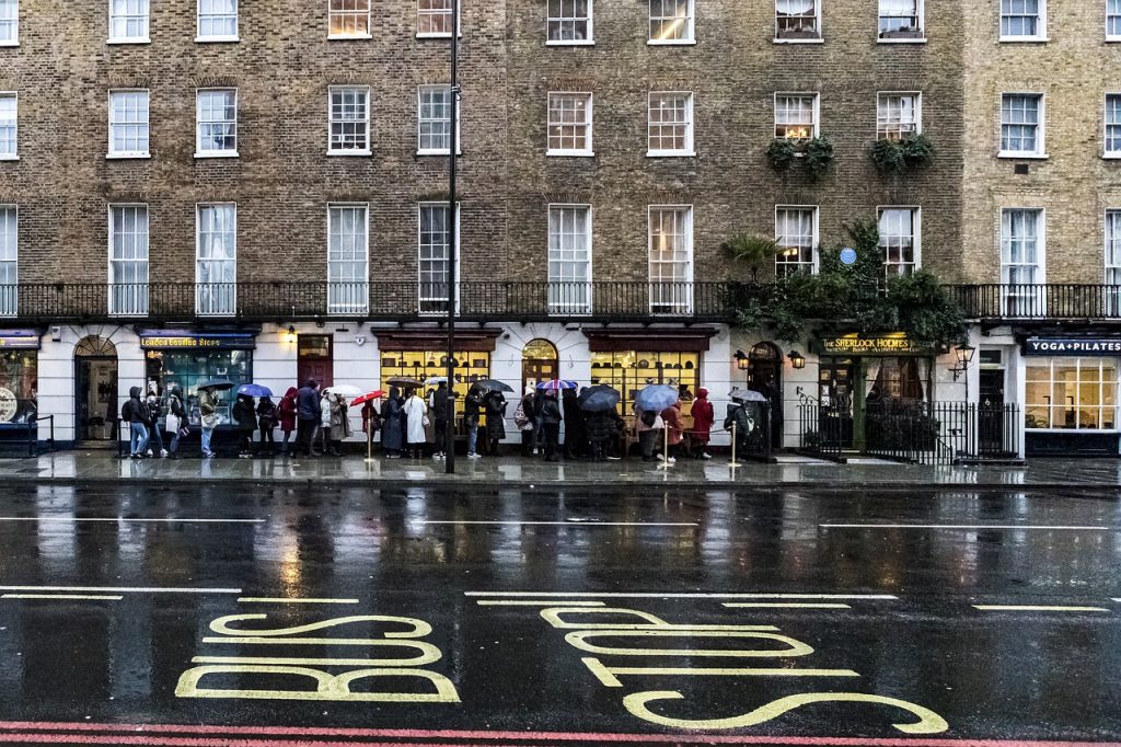 London Sherlock Holmes queue
