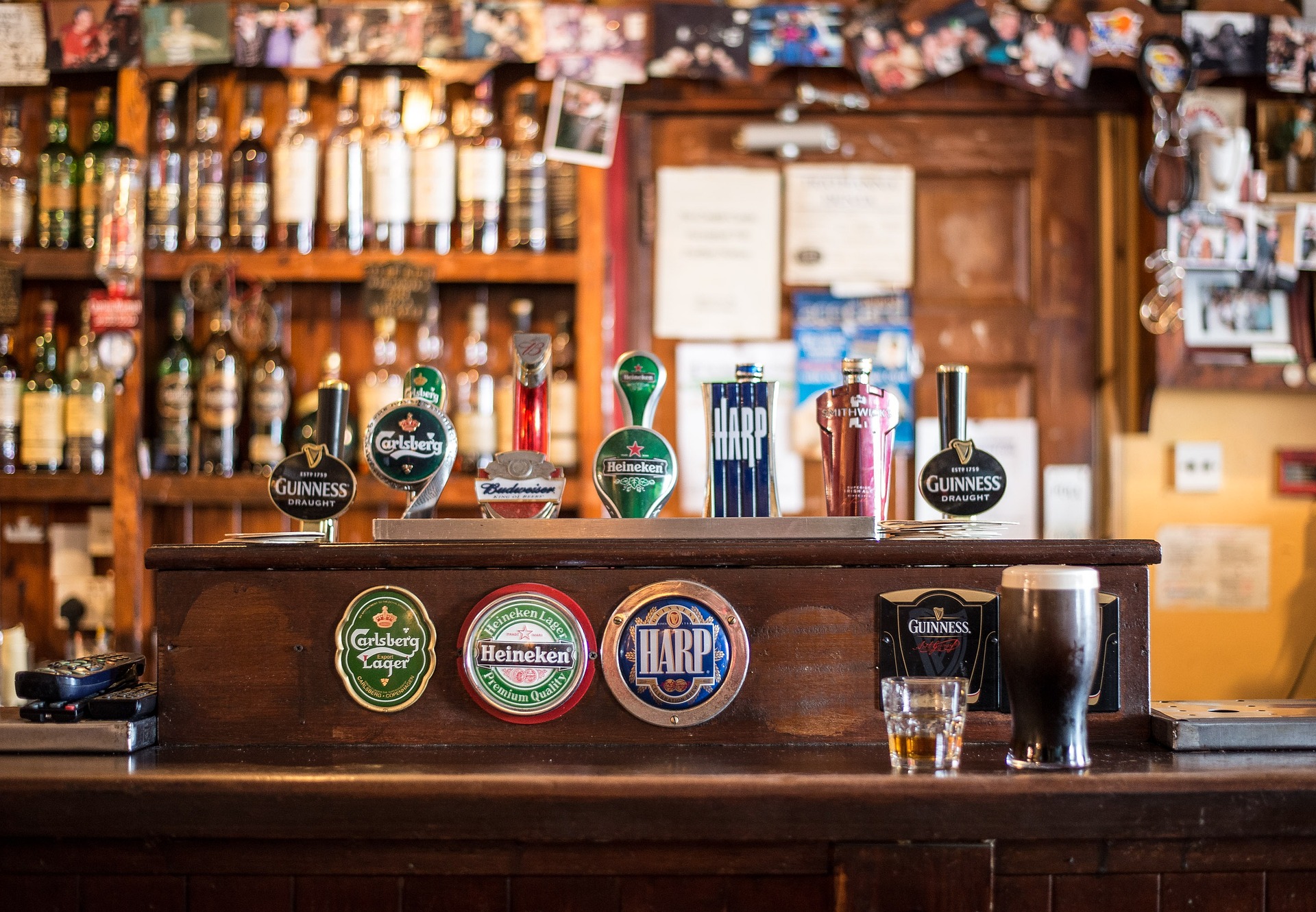 Irish pub crawl Chicago