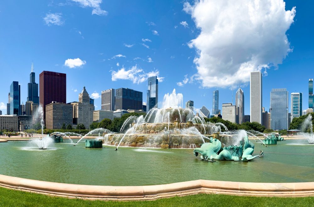 Buckingham Fountain in Grant Park in Chicago