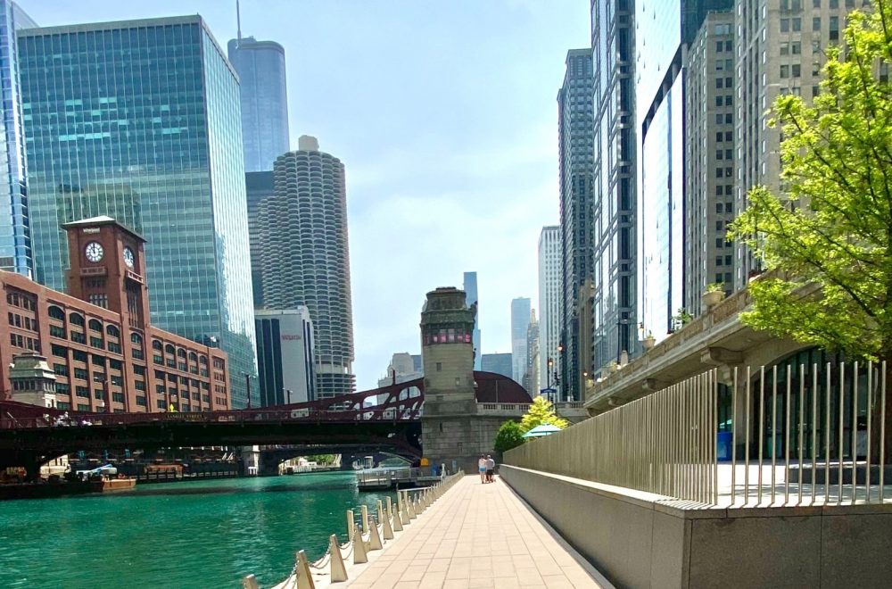 Walking the Chicago Riverwalk
