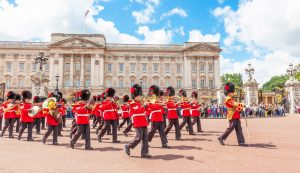 Guards at Buckingham Palace (1) (1)