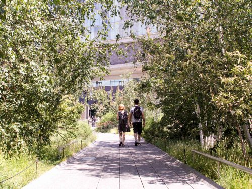 walking the high line in new york