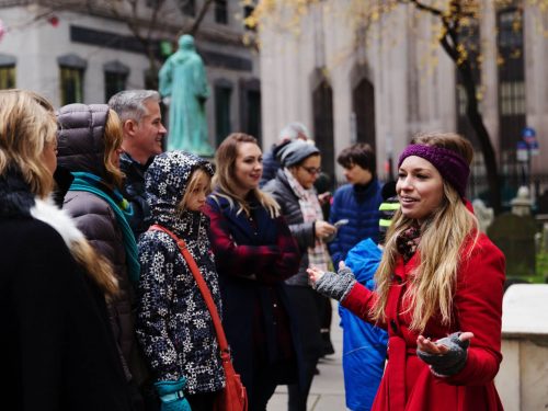 guide touring trinity church nyc