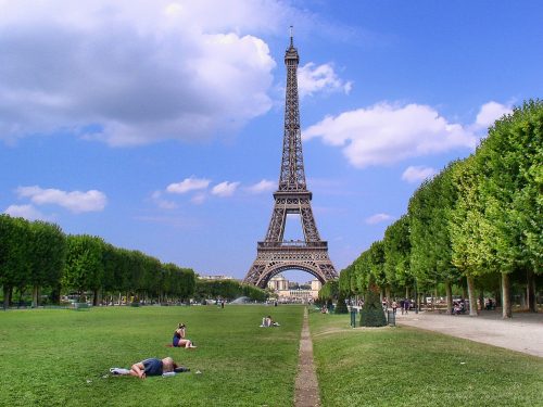 Eiffel Tower field in front