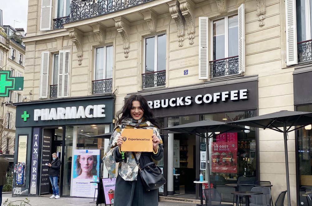 Paris guide at the start of the Montmartre walking tour