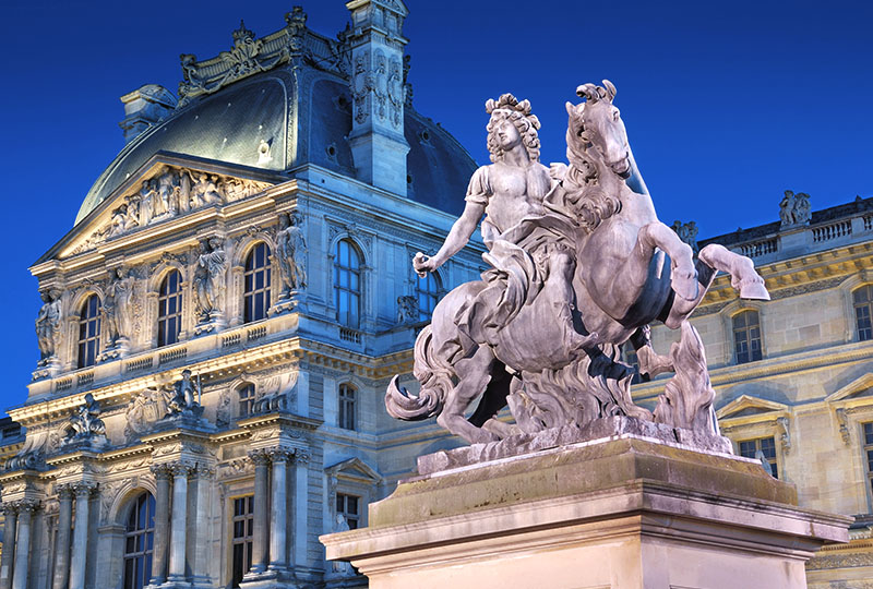 louis xiv monument outside the Louvre