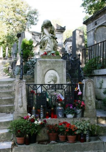 pere lachaise cemetery