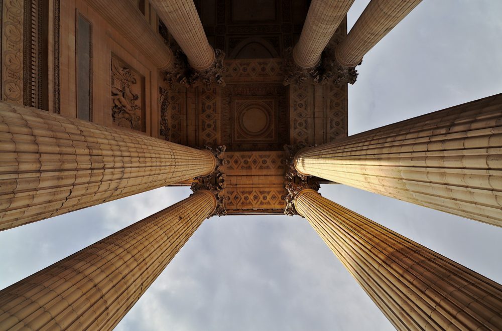 Pantheon columns as seen from below