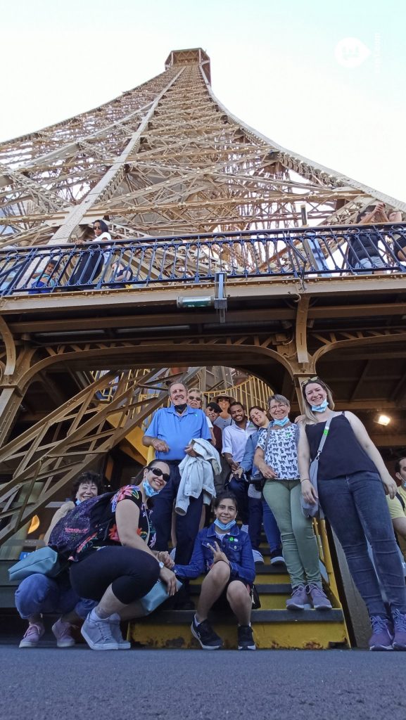 Group photo Eiffel Tower Tour on 18 July 2021 with Amber