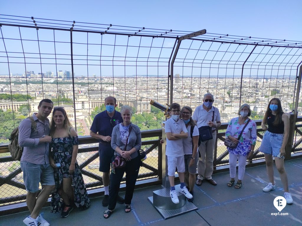 Group photo Eiffel Tower Tour on 19 July 2021 with David