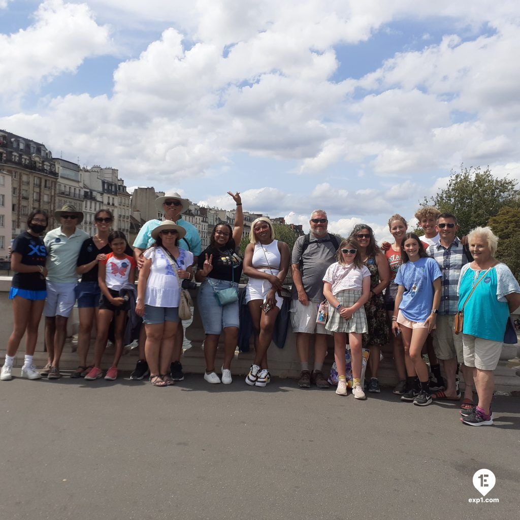 Group photo Paris in a Day Guided Tour on 25 July 2022 with Monika