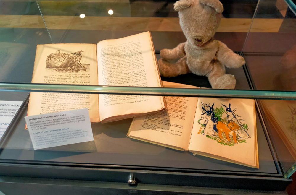 Normandy childrens book and teddy bear (1)