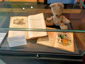Normandy childrens book and teddy bear (1)