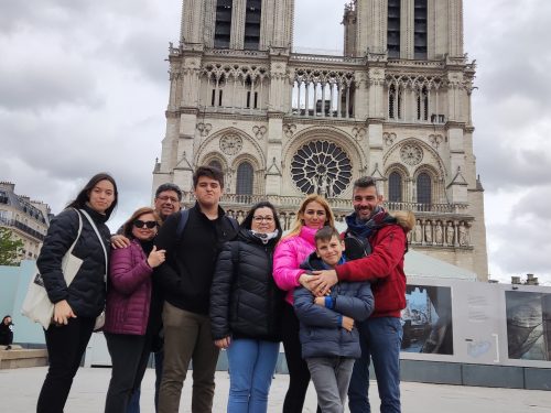 31Mar-Notre-Dame-Outdoor-Walking-Tour-With-Crypt-Monika-Pawelczyk1.jpg