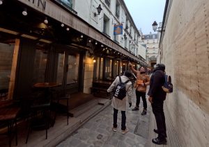 Group in Saint Andre passage