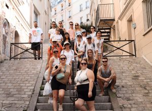 Montmartre group walking tour for team building in Paris