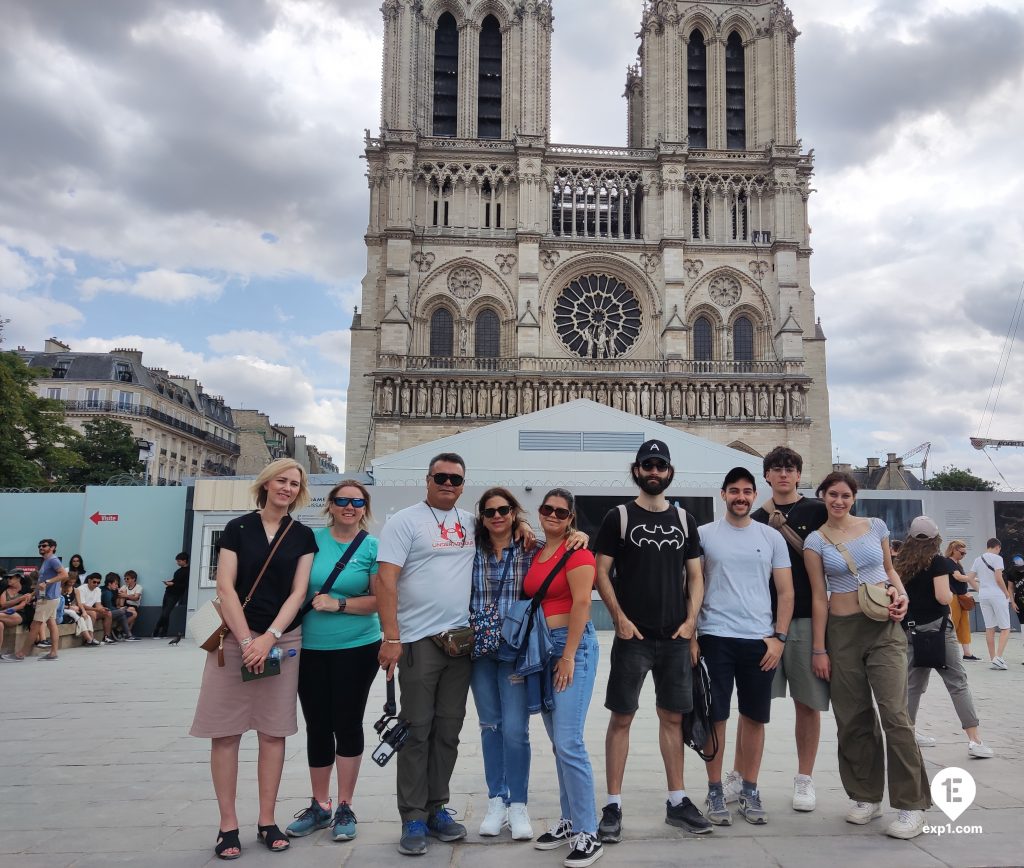 Group photo Notre Dame Outdoor Walking Tour With Crypt on Jul 22, 2023 with Monika