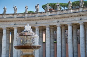 Fountain and colonnade of St. Peter’s Basilica in Vatican City (1)